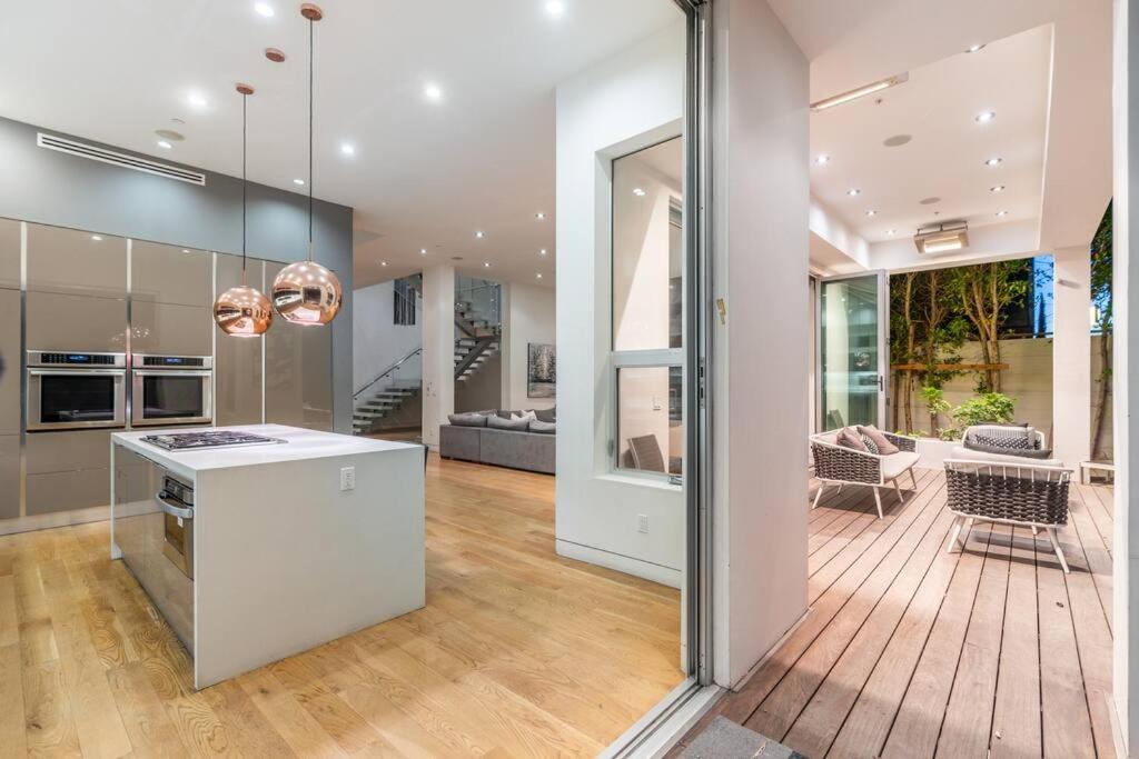Luxury 5 Bedroom C!!!! Villa Los Angeles